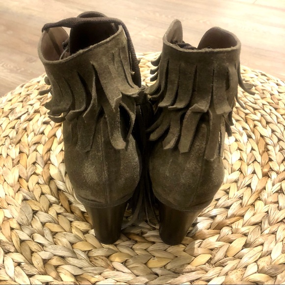 Ron White “ All day heels” Suede Booties with fringe and tassels , size 7,5 (38) - Picture 7 of 9